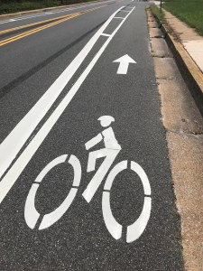 photo of beginning of bike lane buffer on Casho Mill Road